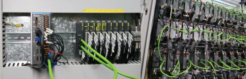 ̨PLC