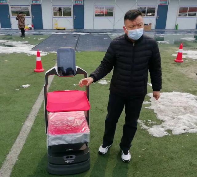 20台方舱智能服务机器人“小吉”上岗！紧急支援吉林市第二方舱医院