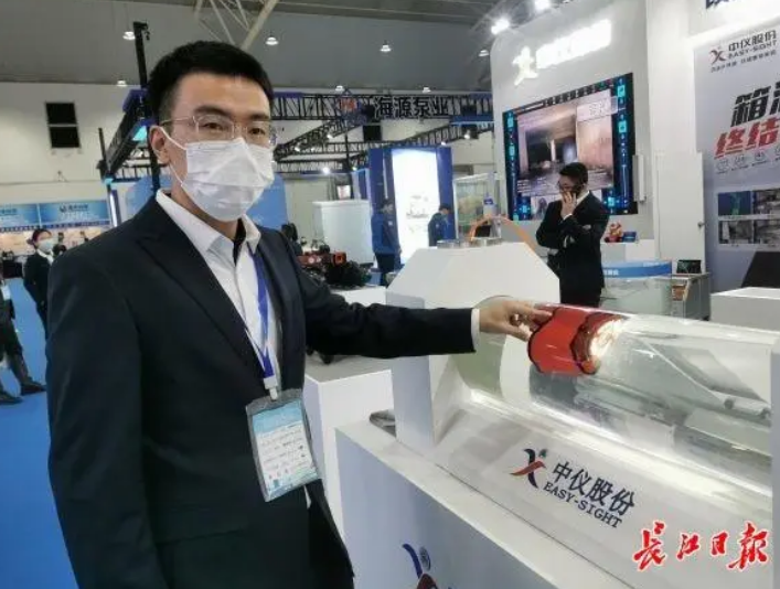加装“坦克履带”、潜水推进器，管道机器人内窥检查不留死角