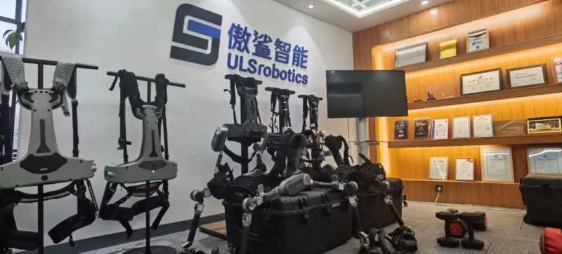 竟然接到了“宇宙订单”？外骨骼机器人的专职“奶爸”