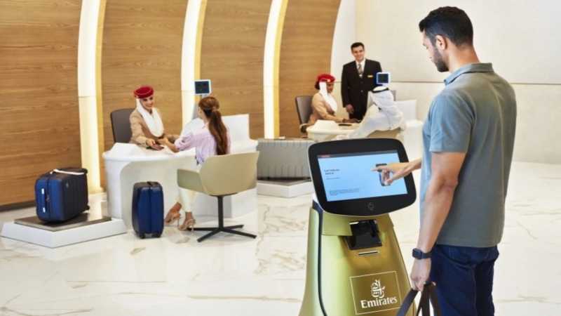减少排队时间—阿联酋航空推出了全球首个登机机器人助手 Sara